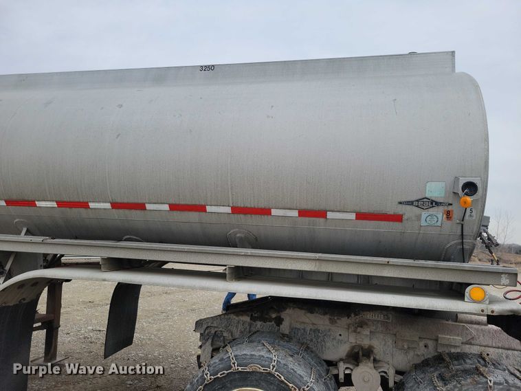 image for item EE0906 1989 Beall BAST-92-4 tank trailer