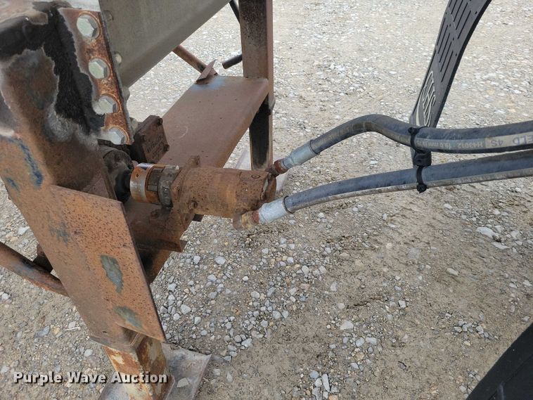 image for item EE0906 1989 Beall BAST-92-4 tank trailer