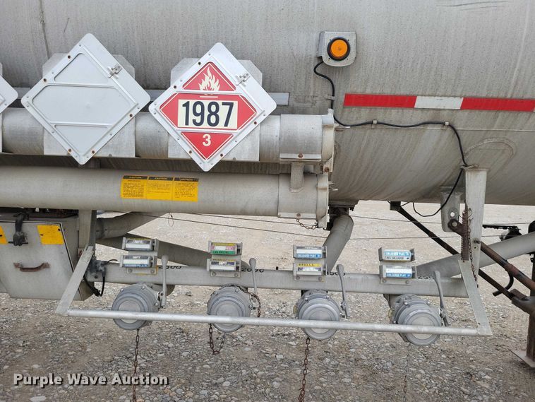 image for item EE0906 1989 Beall BAST-92-4 tank trailer