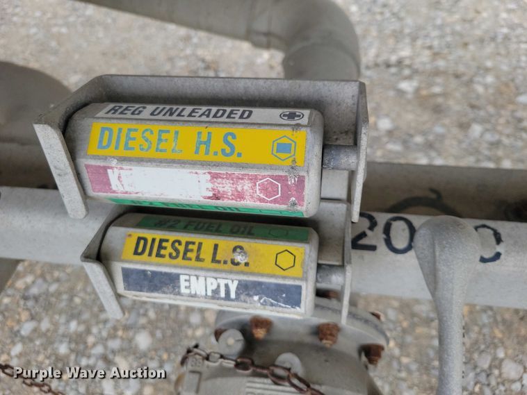 image for item EE0906 1989 Beall BAST-92-4 tank trailer