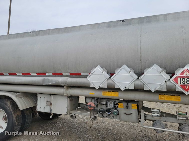 image for item EE0906 1989 Beall BAST-92-4 tank trailer