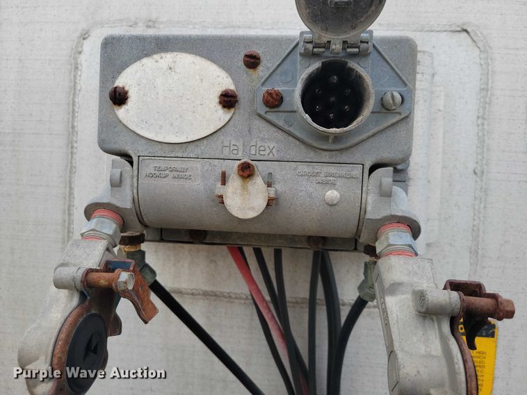 image for item EE0906 1989 Beall BAST-92-4 tank trailer