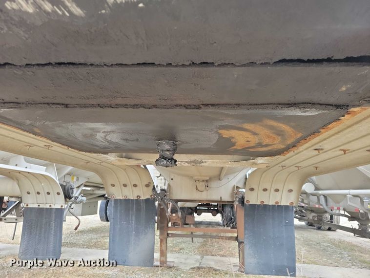 image for item EE0906 1989 Beall BAST-92-4 tank trailer