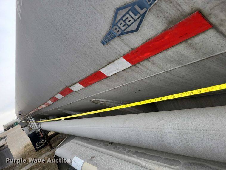 image for item EE0906 1989 Beall BAST-92-4 tank trailer