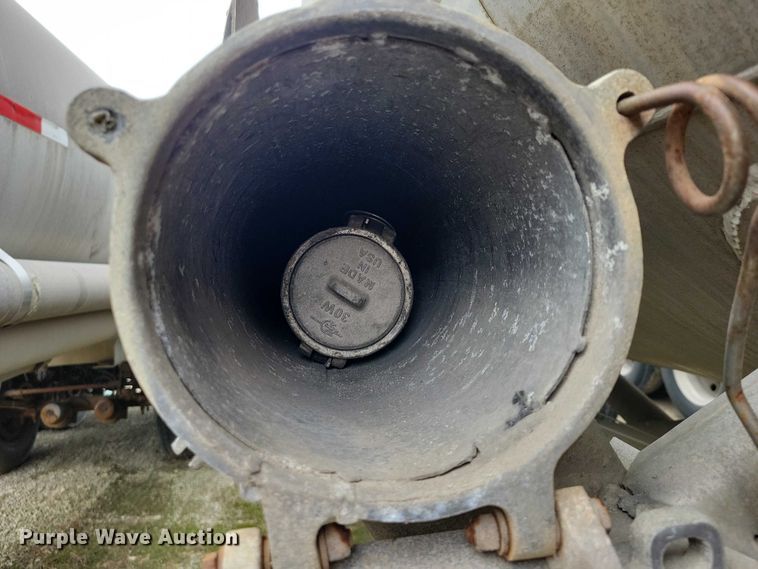 image for item EE0906 1989 Beall BAST-92-4 tank trailer