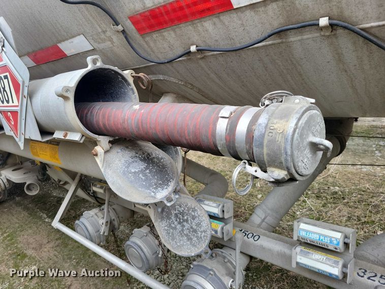 image for item EE0906 1989 Beall BAST-92-4 tank trailer