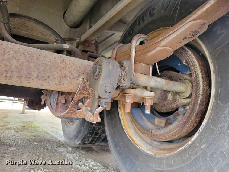 image for item EE0906 1989 Beall BAST-92-4 tank trailer