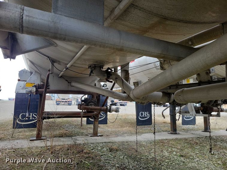 image for item EE0906 1989 Beall BAST-92-4 tank trailer