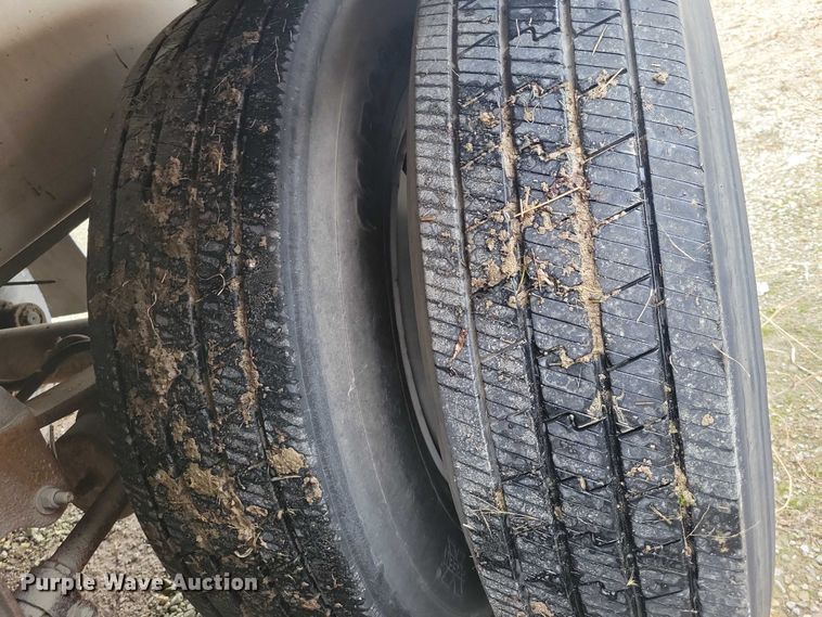 image for item EE0906 1989 Beall BAST-92-4 tank trailer