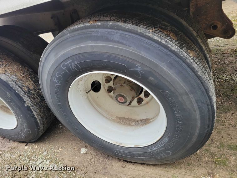 image for item EE0906 1989 Beall BAST-92-4 tank trailer