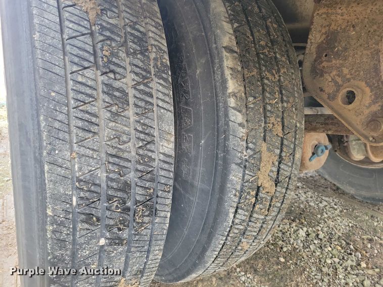 image for item EE0906 1989 Beall BAST-92-4 tank trailer