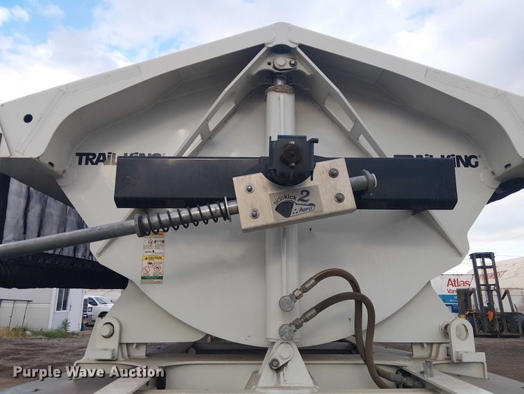 image for item EE5218 2022 Trail King Industries TK60SSD-402 side dump trailer