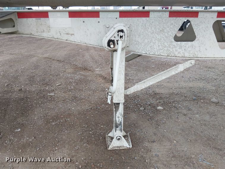 image for item EE5218 2022 Trail King Industries TK60SSD-402 side dump trailer