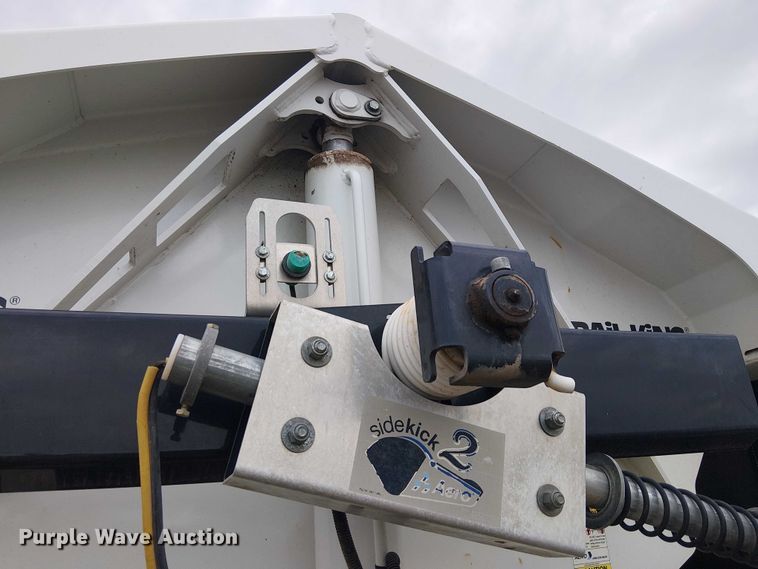 image for item EE5218 2022 Trail King Industries TK60SSD-402 side dump trailer