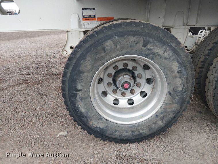 image for item EE5218 2022 Trail King Industries TK60SSD-402 side dump trailer