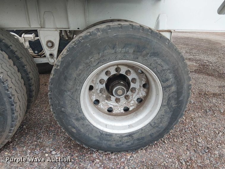 image for item EE5218 2022 Trail King Industries TK60SSD-402 side dump trailer