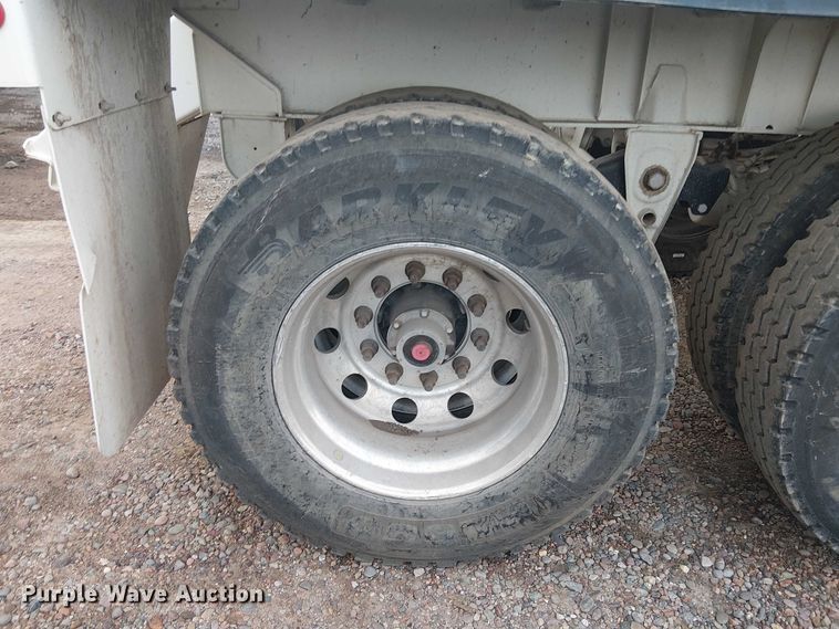 image for item EE5218 2022 Trail King Industries TK60SSD-402 side dump trailer