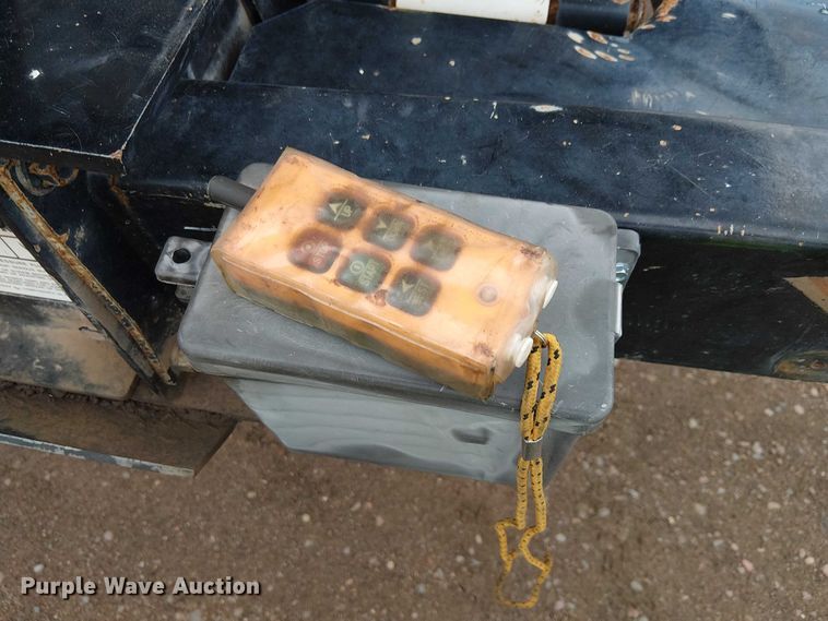 image for item EE5221 2016 Side Dump Ind. DS39BAH1R2R11 side dump trailer