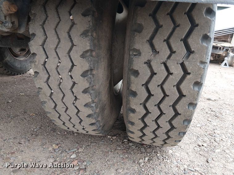 image for item EE5221 2016 Side Dump Ind. DS39BAH1R2R11 side dump trailer