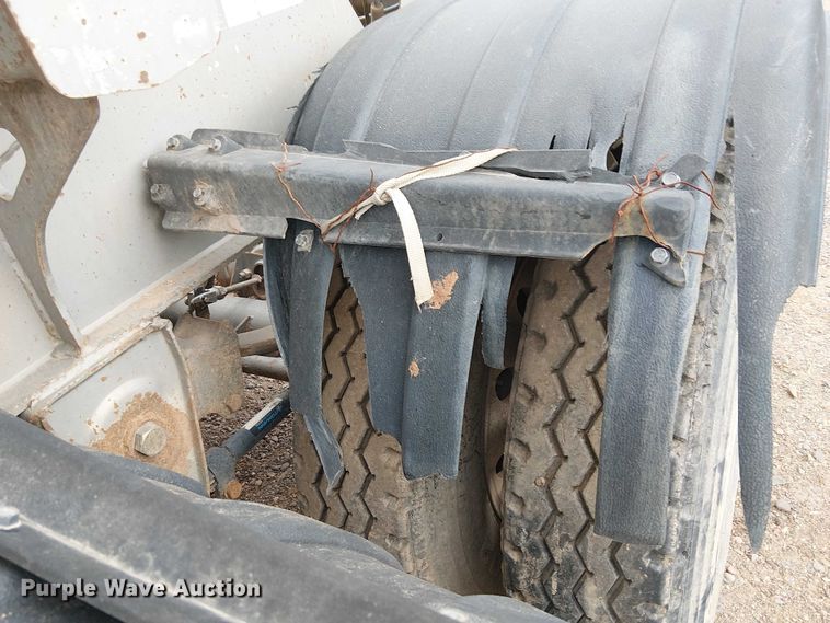 image for item EE5222 2002 Trail King Industries side dump trailer