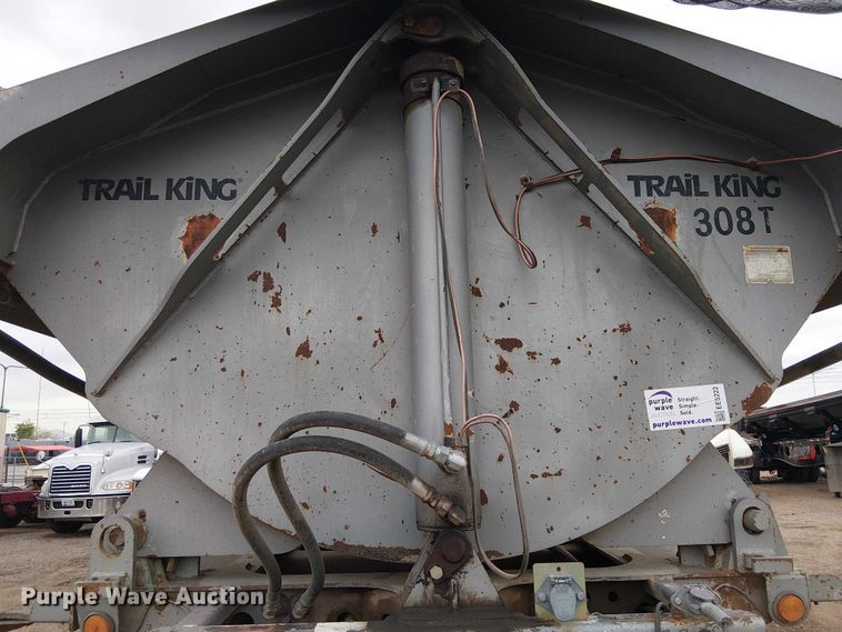 image for item EE5222 2002 Trail King Industries side dump trailer