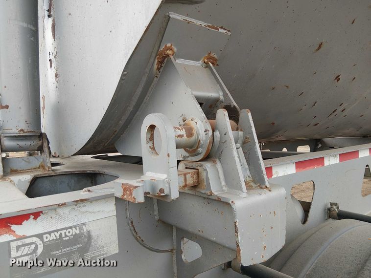 image for item EE5222 2002 Trail King Industries side dump trailer