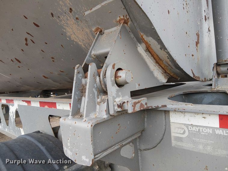image for item EE5222 2002 Trail King Industries side dump trailer