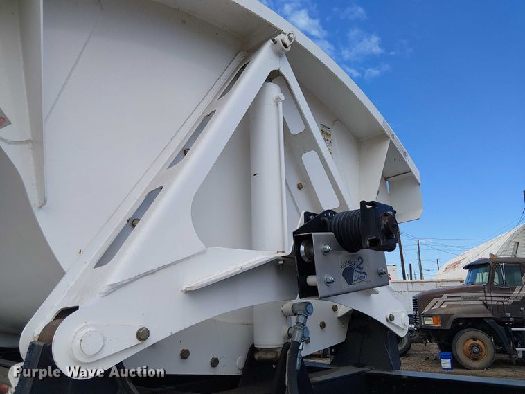 image for item EE5223 2021 Ranco side dump trailer