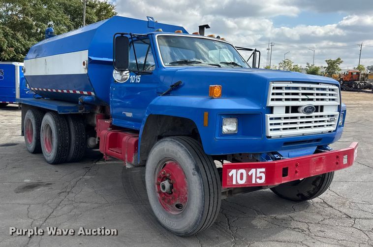image for item EF2224 1984 Ford FT8000 water truck