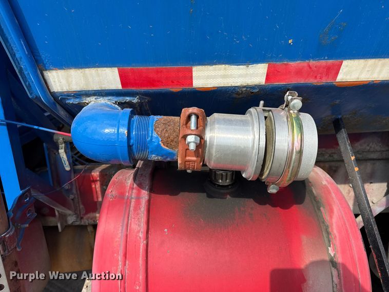 image for item EF2224 1984 Ford FT8000 water truck