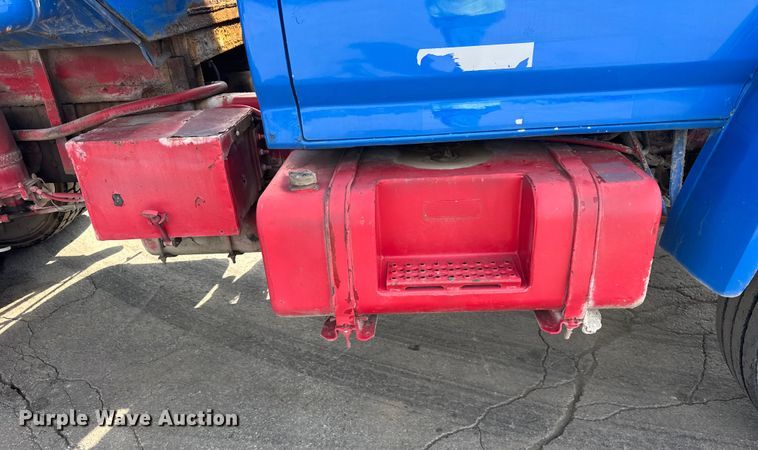 image for item EF2224 1984 Ford FT8000 water truck