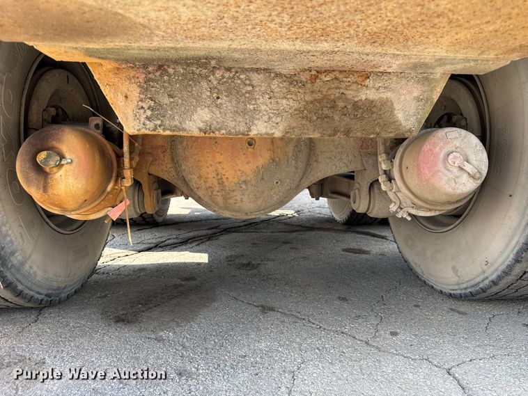 image for item EF2224 1984 Ford FT8000 water truck