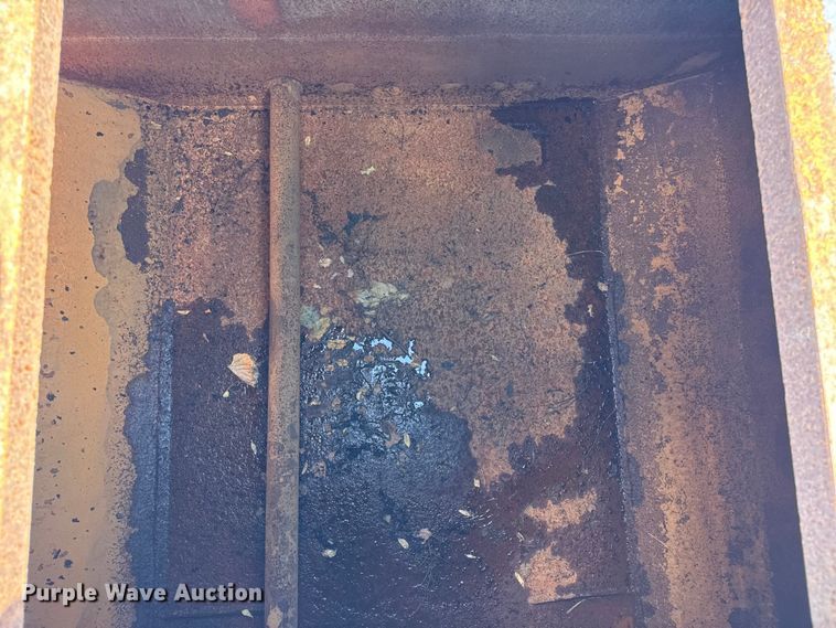 image for item EF2224 1984 Ford FT8000 water truck