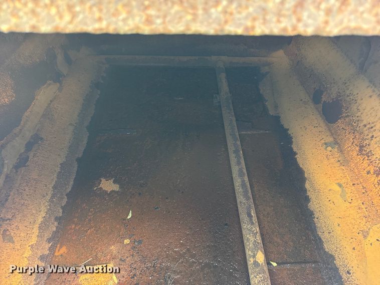 image for item EF2224 1984 Ford FT8000 water truck