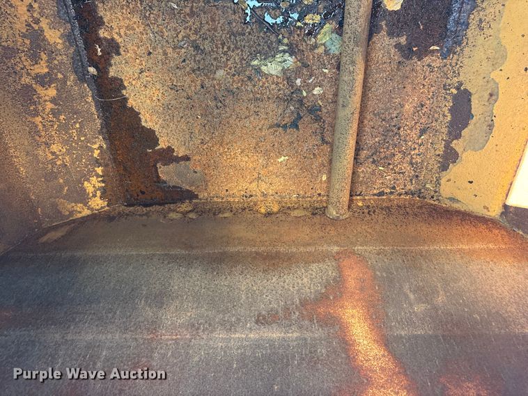 image for item EF2224 1984 Ford FT8000 water truck