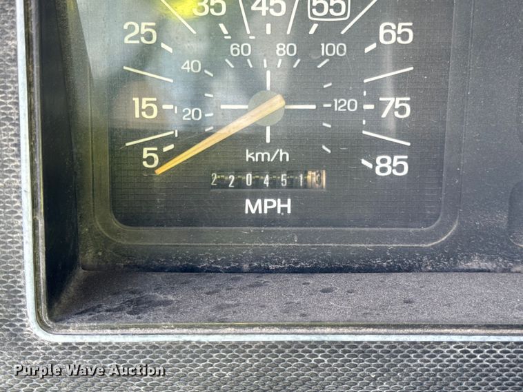 image for item EF2224 1984 Ford FT8000 water truck