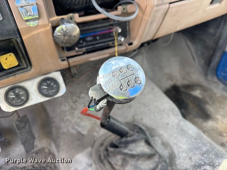 image for item EF2224 1984 Ford FT8000 water truck