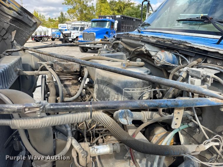 image for item EF2224 1984 Ford FT8000 water truck