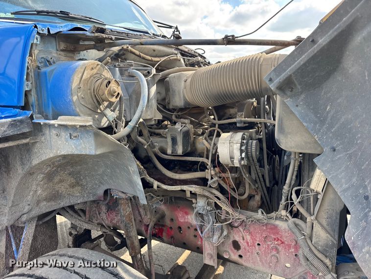 image for item EF2224 1984 Ford FT8000 water truck