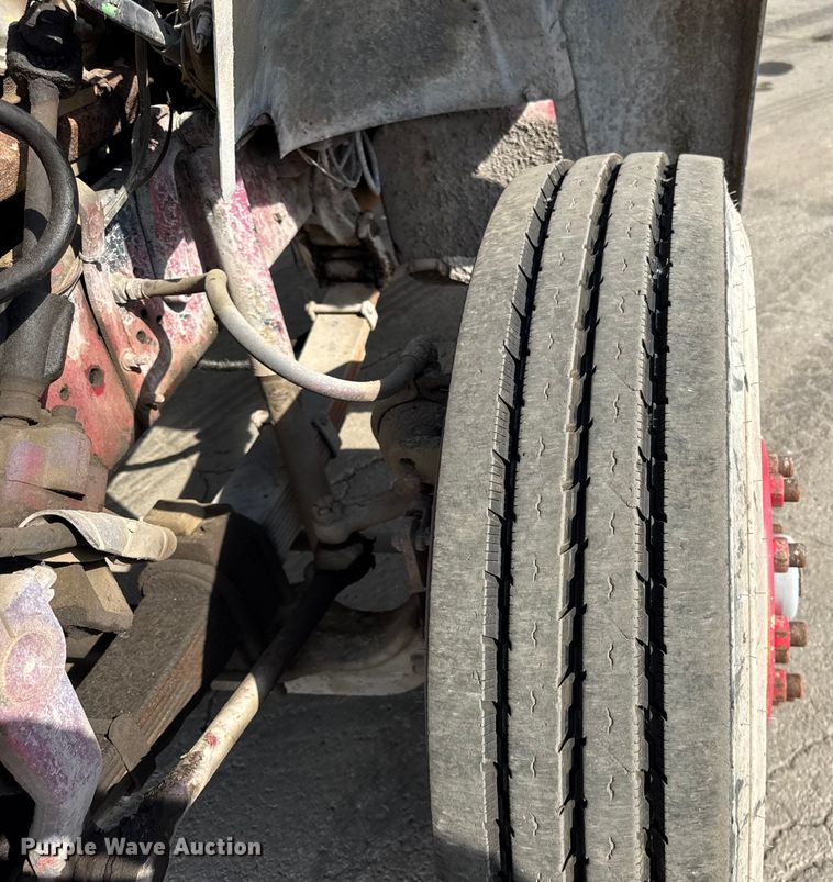 image for item EF2224 1984 Ford FT8000 water truck