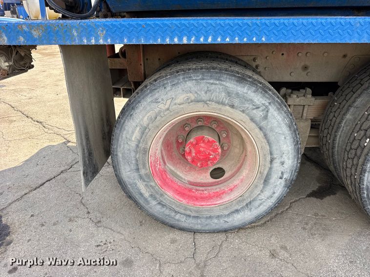 image for item EF2224 1984 Ford FT8000 water truck