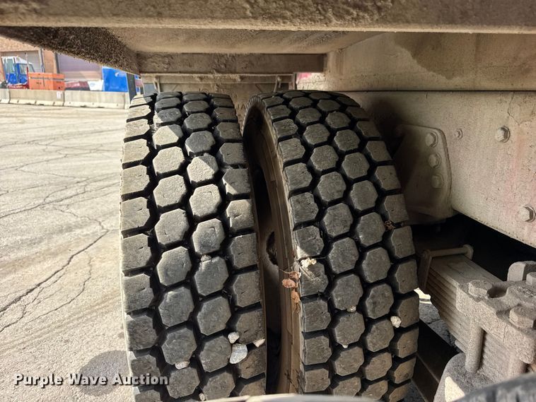 image for item EF2224 1984 Ford FT8000 water truck