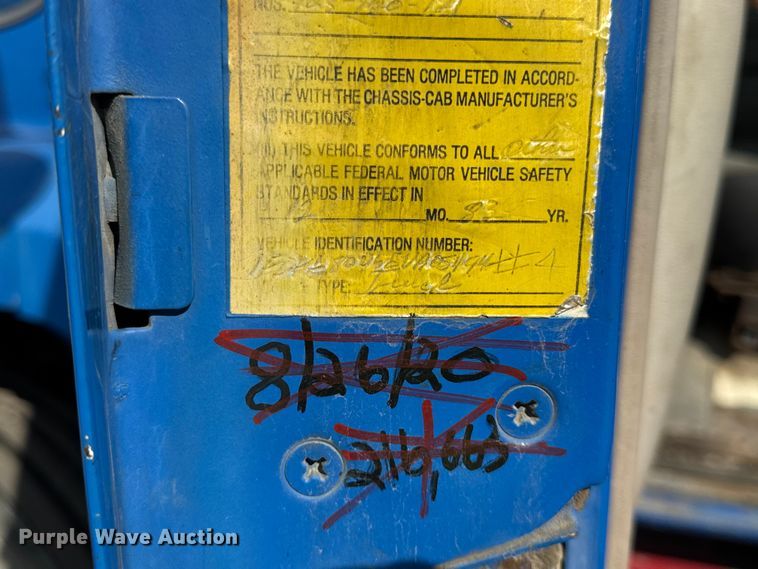 image for item EF2224 1984 Ford FT8000 water truck