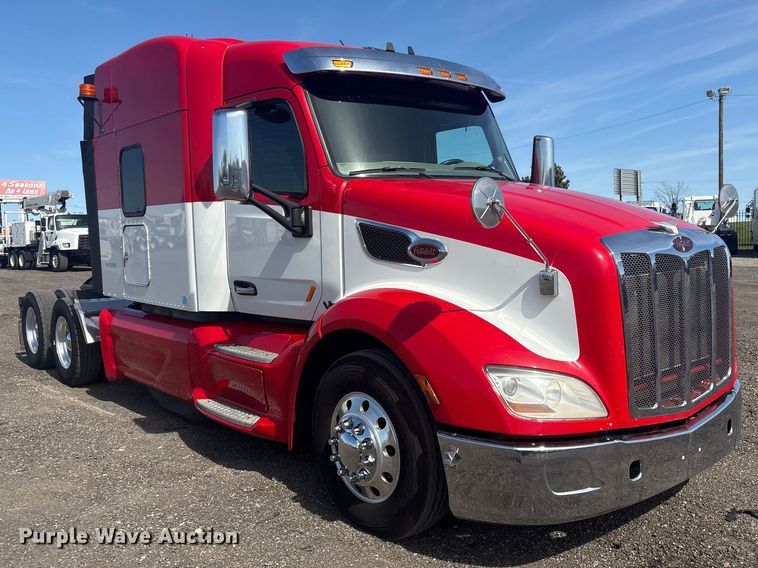image for item EG8865 2019 Peterbilt 579 semi truck