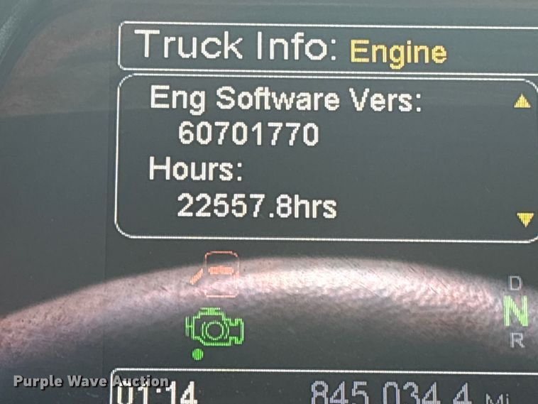 image for item EG8865 2019 Peterbilt 579 semi truck