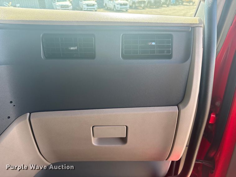 image for item EG8865 2019 Peterbilt 579 semi truck