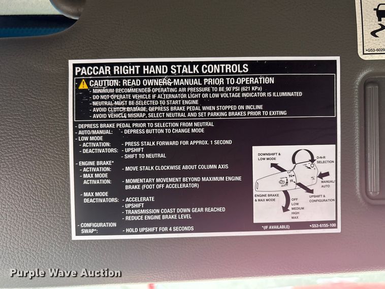 image for item EG8865 2019 Peterbilt 579 semi truck