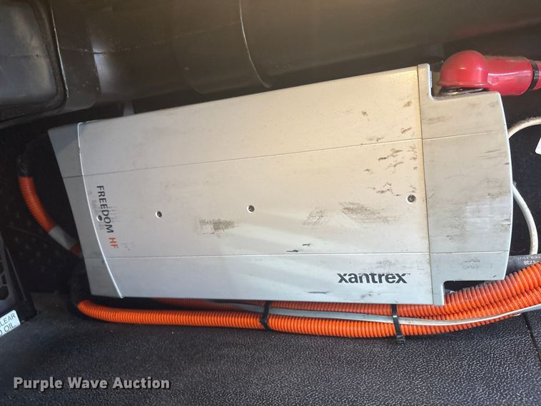 image for item EG8865 2019 Peterbilt 579 semi truck