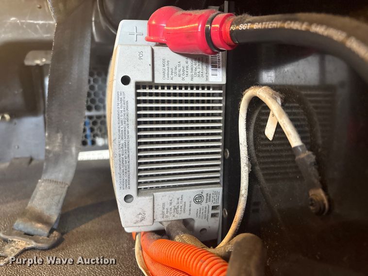 image for item EG8865 2019 Peterbilt 579 semi truck