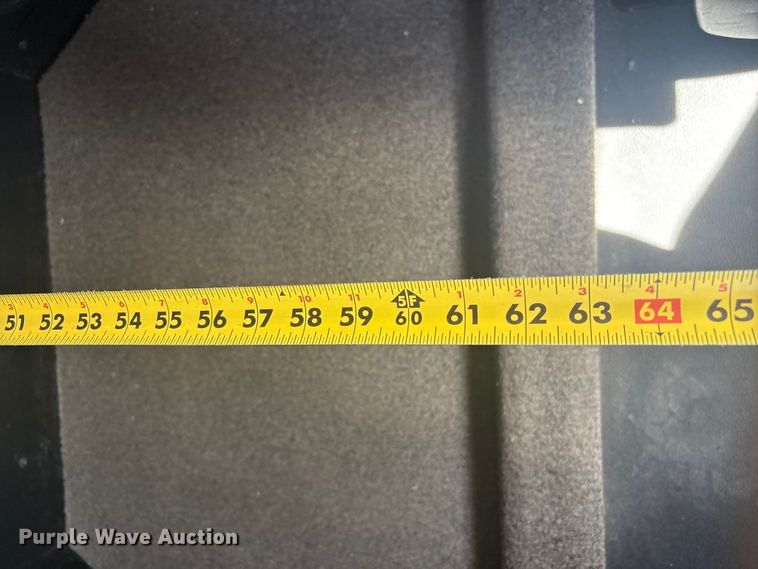 image for item EG8865 2019 Peterbilt 579 semi truck